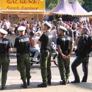 BULLEN, BÄCKER UND BIKER_1.jpg